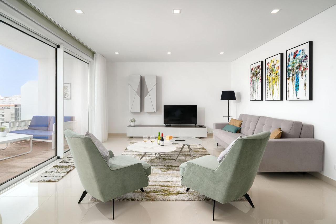 Apartment Marina View 7 With Pool By Homing Lagos