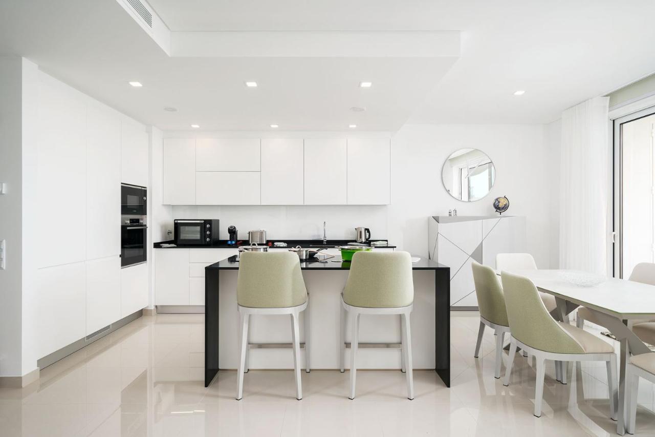 Marina View 7 With Pool By Homing Lagos