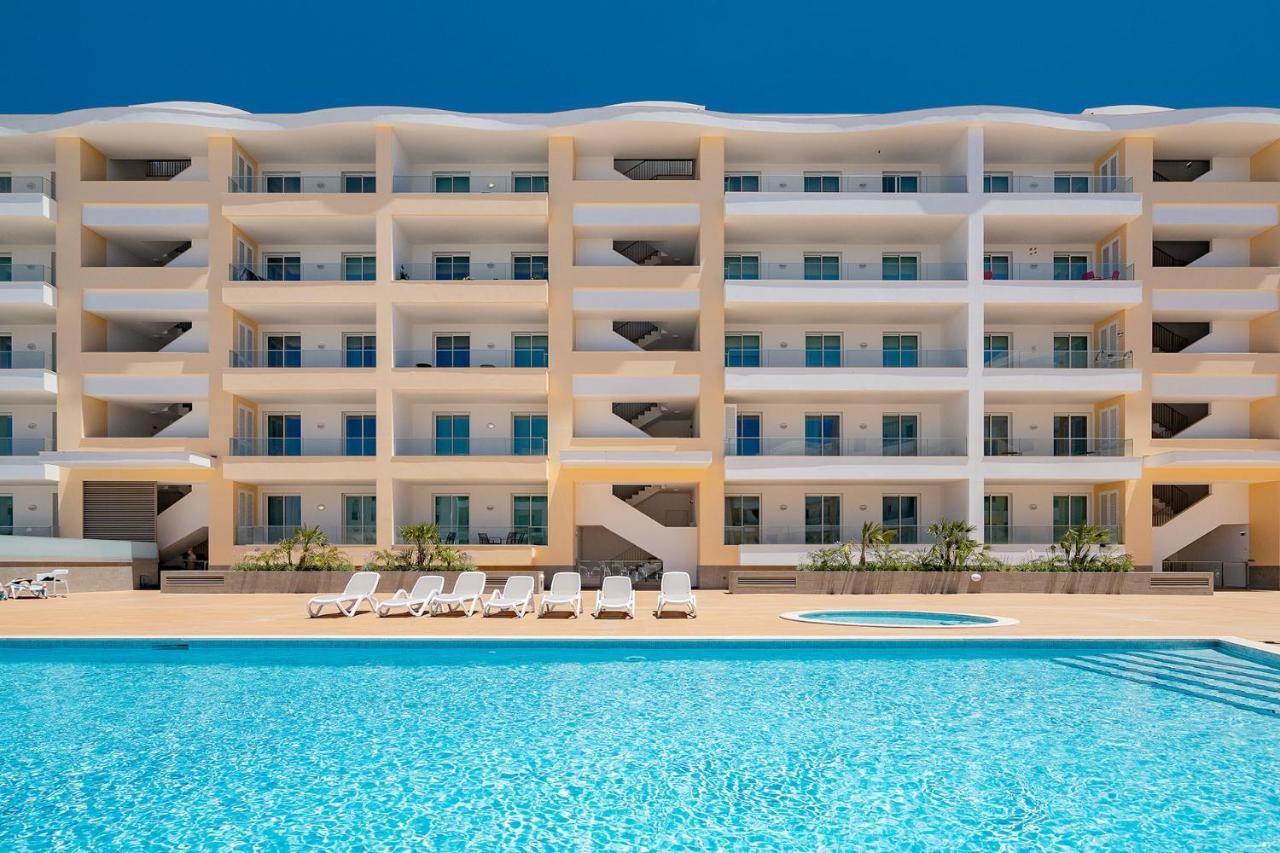 Marina View 7 With Pool By Homing Lagos