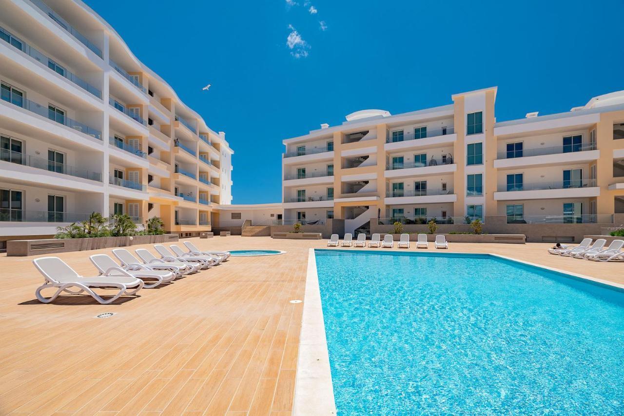 Apartment Marina View 7 With Pool By Homing Lagos