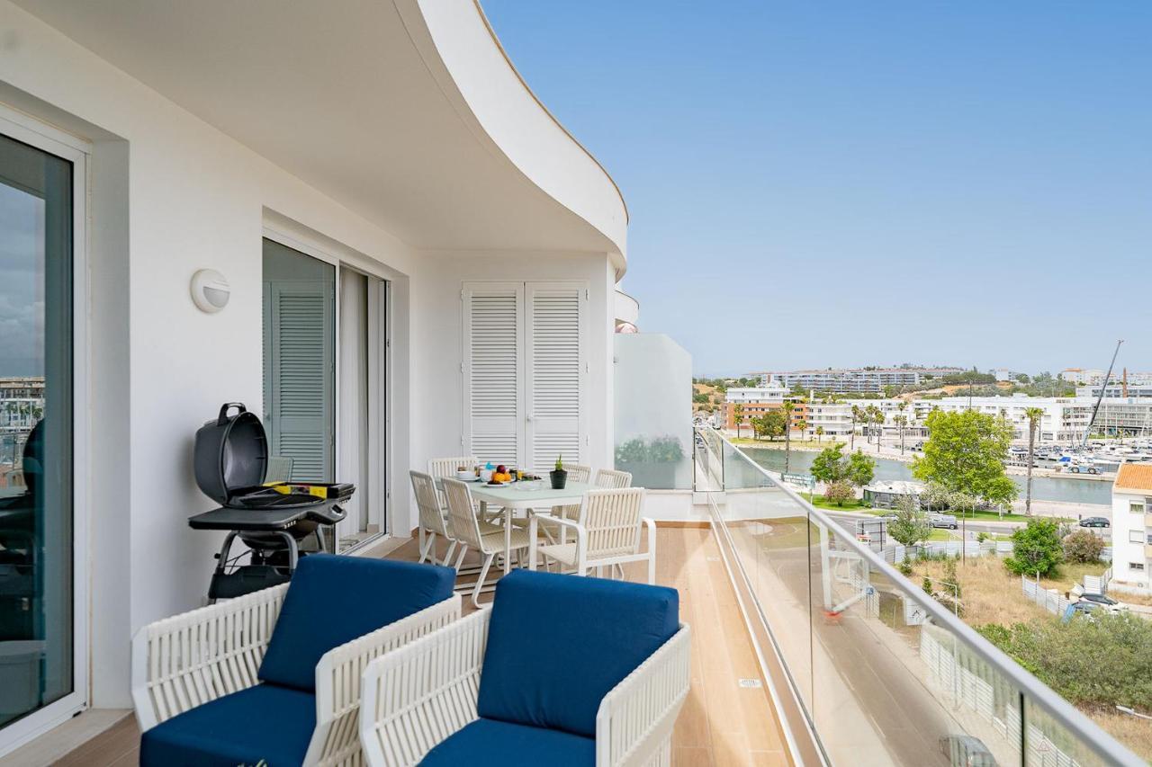 Marina View 7 With Pool By Homing * Lagos